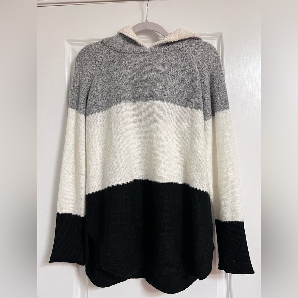 Three-Tone Hooded Crewneck Sweater - Gray/White/Black